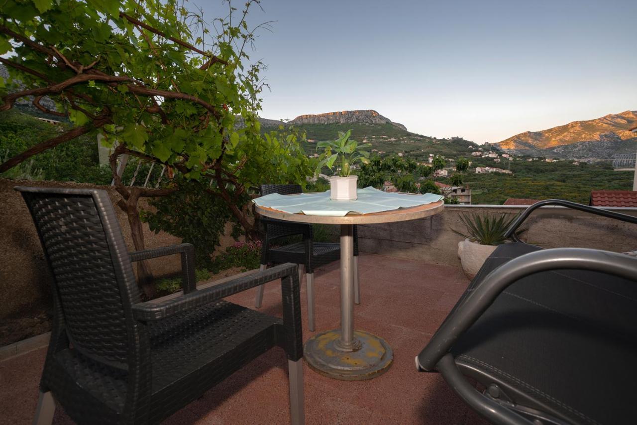 Apartman Karla Solin Esterno foto