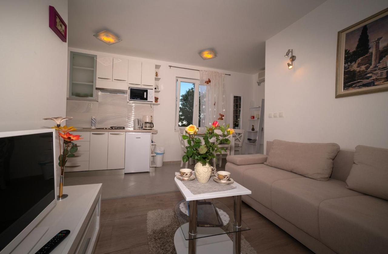 Apartman Karla Appartamento Solin Esterno foto