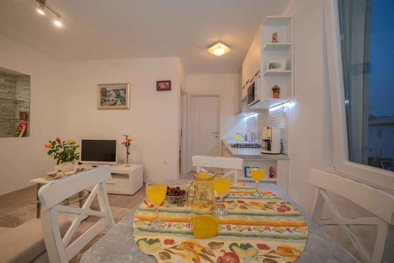 Apartman Karla Appartamento Solin Esterno foto