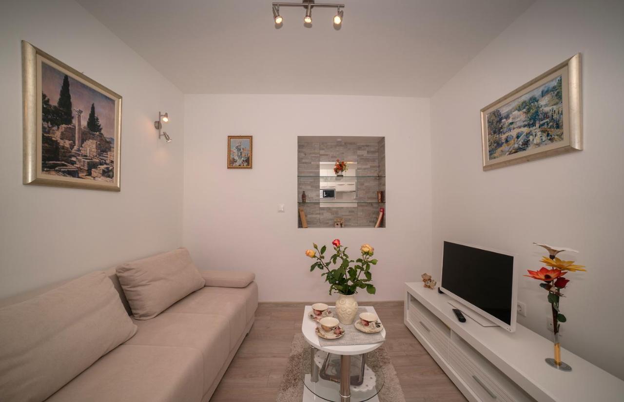 Apartman Karla Appartamento Solin Esterno foto