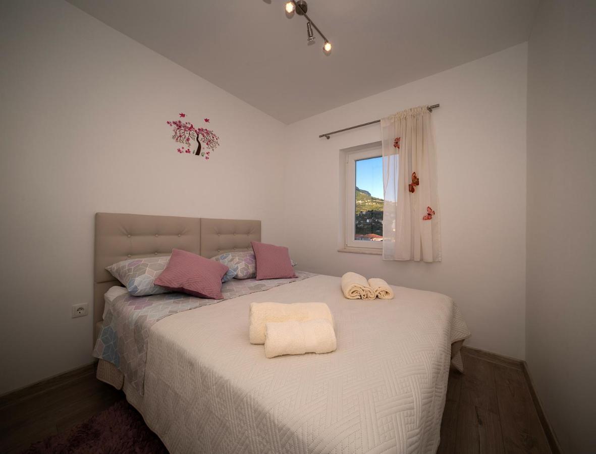 Apartman Karla Solin Esterno foto