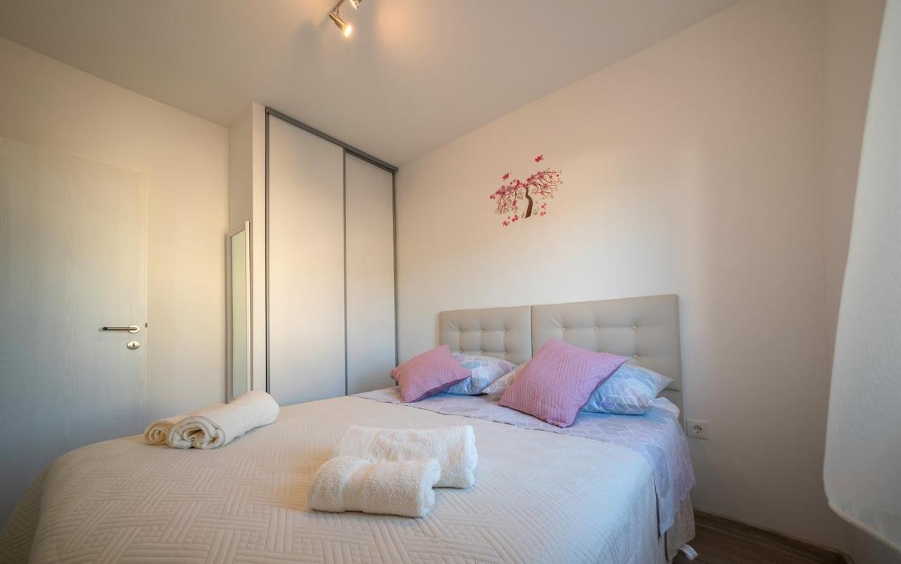 Apartman Karla Appartamento Solin Esterno foto