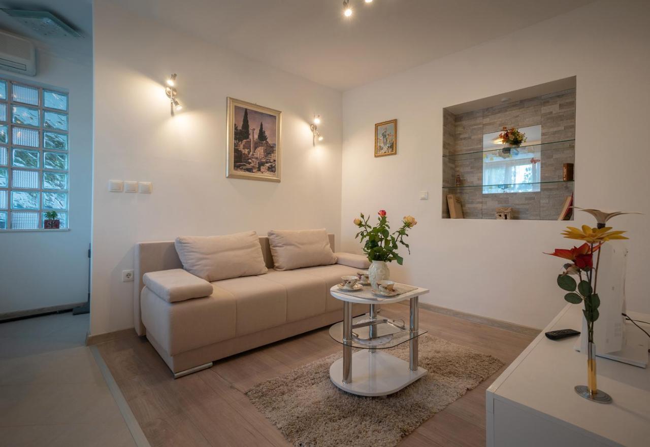 Apartman Karla Appartamento Solin Esterno foto