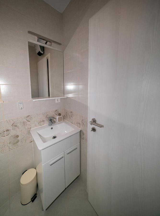 Apartman Karla Appartamento Solin Esterno foto